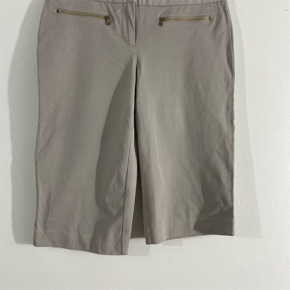 Alfani City Shorts Womens 4 Khaki Tan Gold Zip Pockets Stretch Knee Length